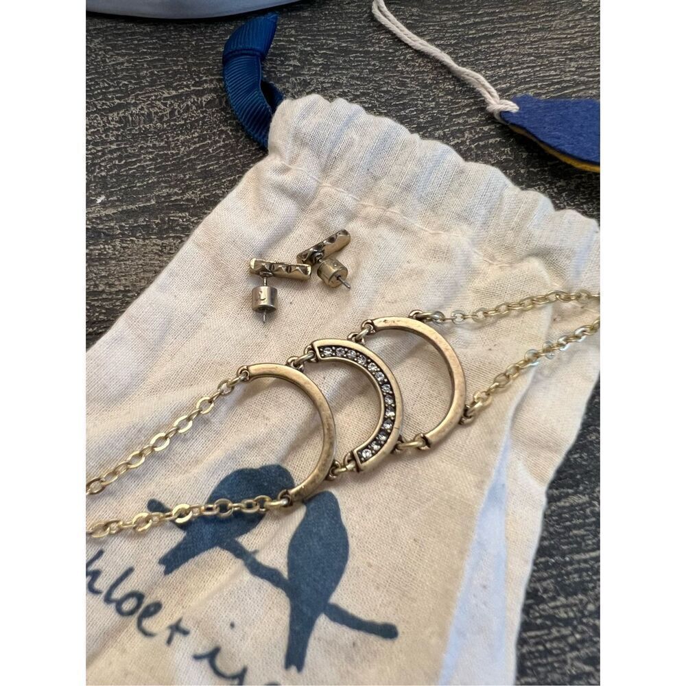 CHLOE + ISABEL BRACELET & EARRINGS SET - Picture 3 of 8